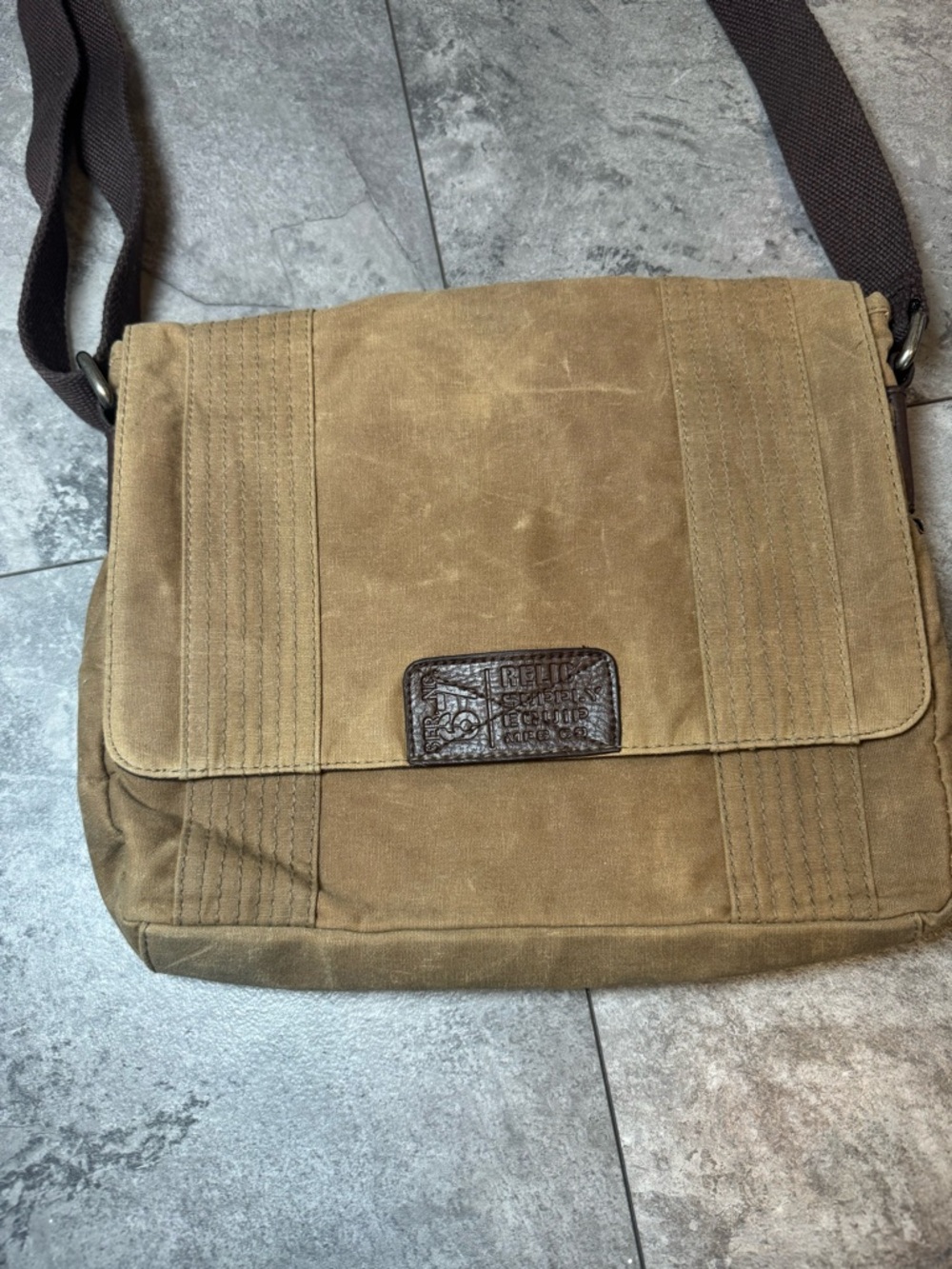 Canvas Messenger Bag in Brown - Casual Crossbody for Men